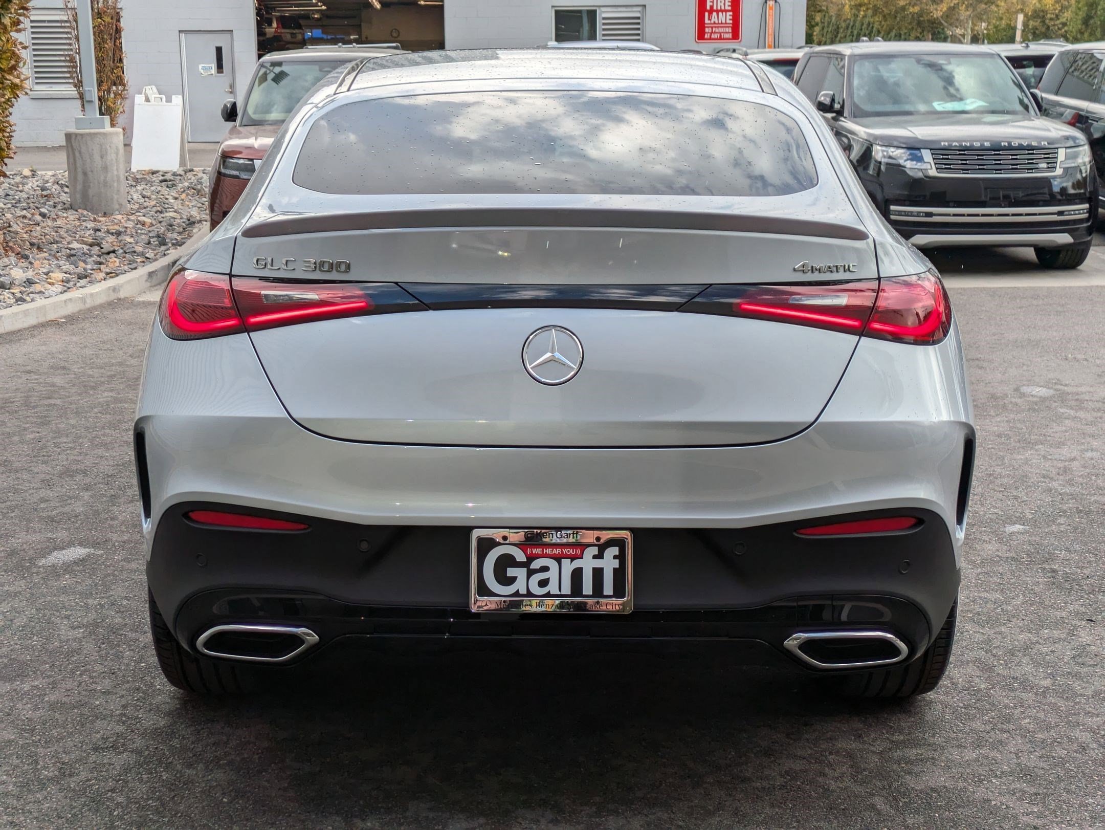 2025 Mercedes Benz GLC 300 photo 4