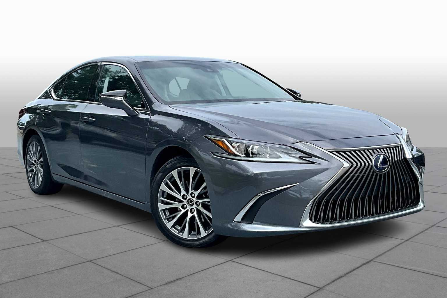 2021 Lexus ES 300h photo 2