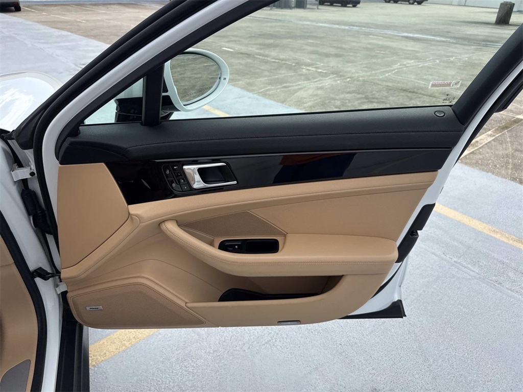 2020 Porsche Panamera 4 photo 12