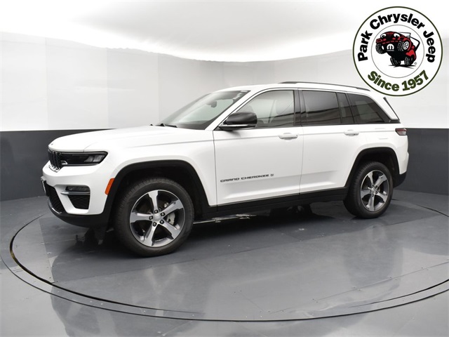 2023 Jeep Grand Cherokee Limited photo 3