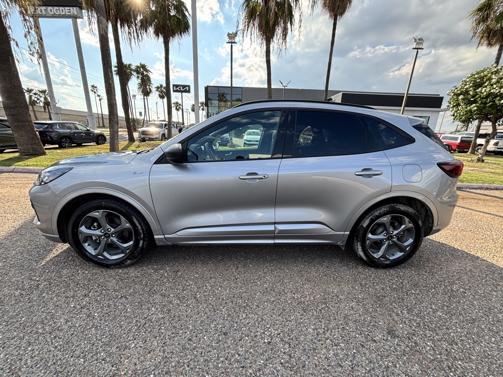 2023 Ford Escape ST-Line photo 5