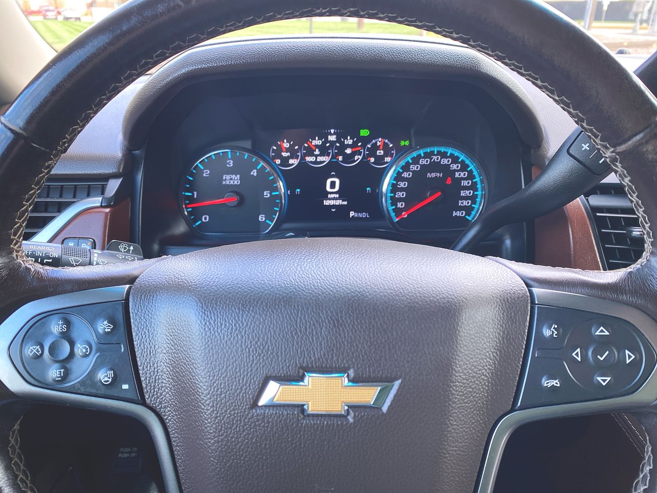 2019 Chevrolet Suburban Premier photo 3