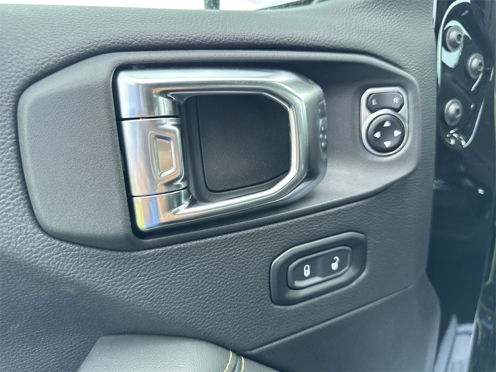 2025 Jeep Gladiator Sport photo 18