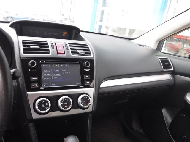 2016 Subaru Crosstrek 2.0i Premium photo 11