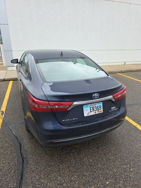 2018 Toyota Avalon Hybrid Limited photo 2