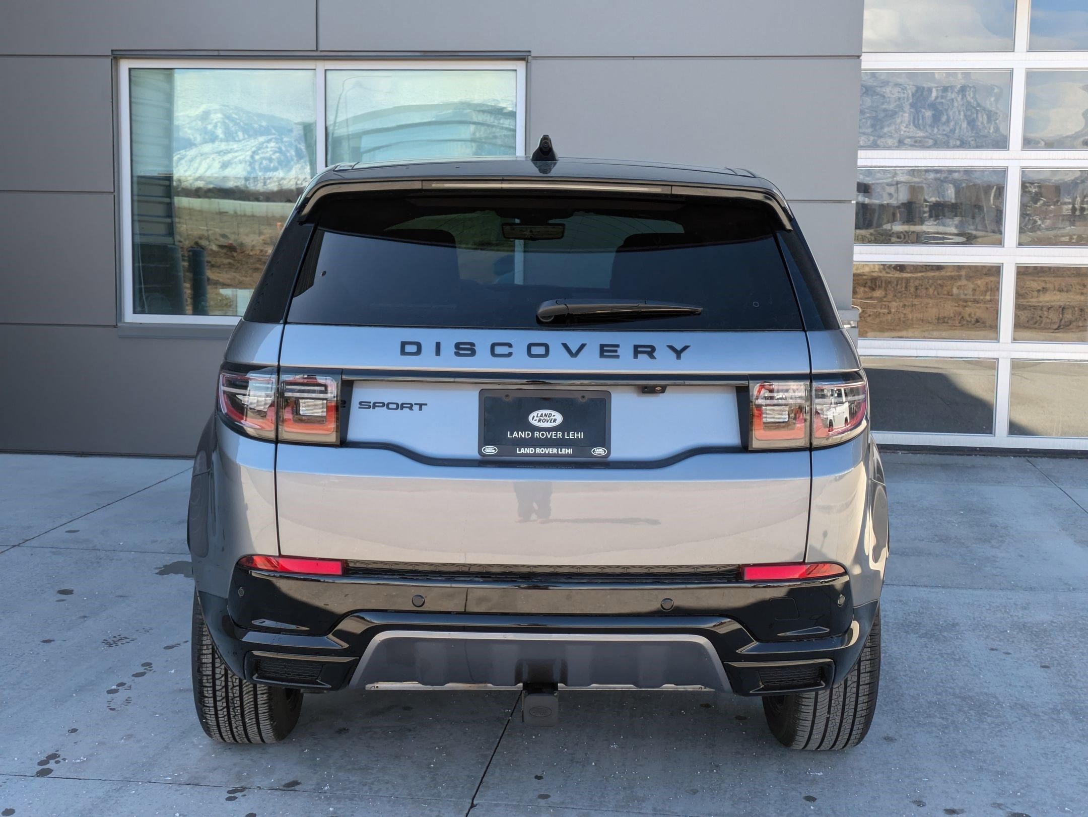 2025 Land Rover Discovery Sport Dynamic SE photo 4