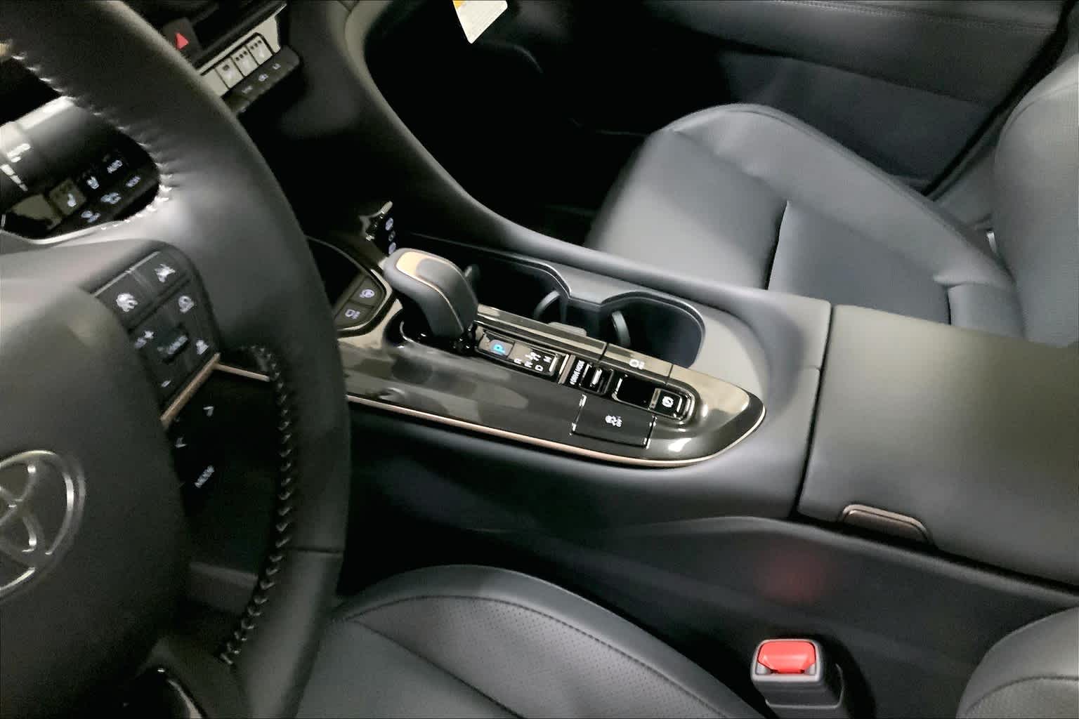 2025 Toyota Crown Platinum photo 7