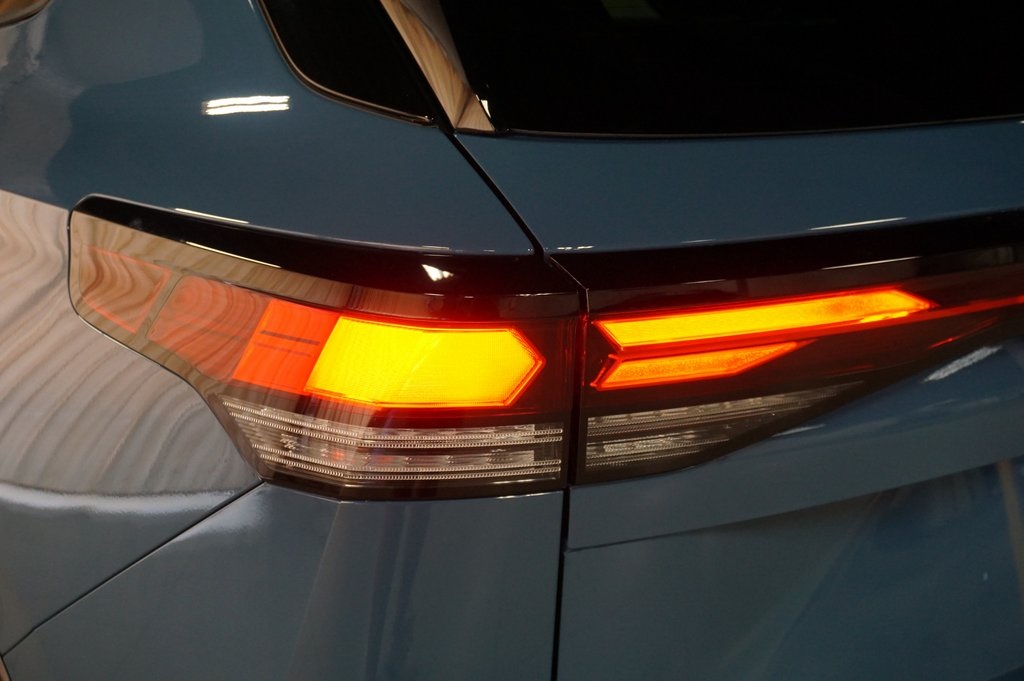 2025 Volkswagen Tiguan SE R-Line Black photo 29