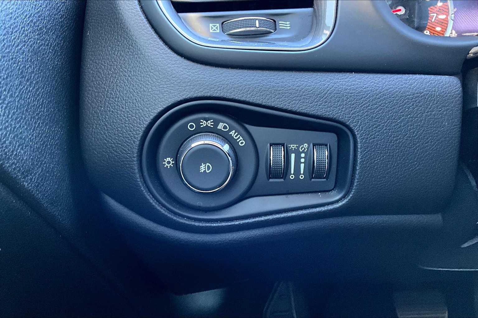2022 Jeep Renegade Limited photo 31