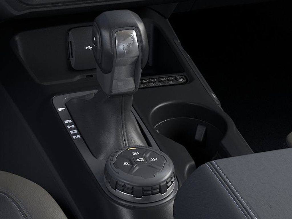 2025 Ford Bronco Outer Banks photo 15