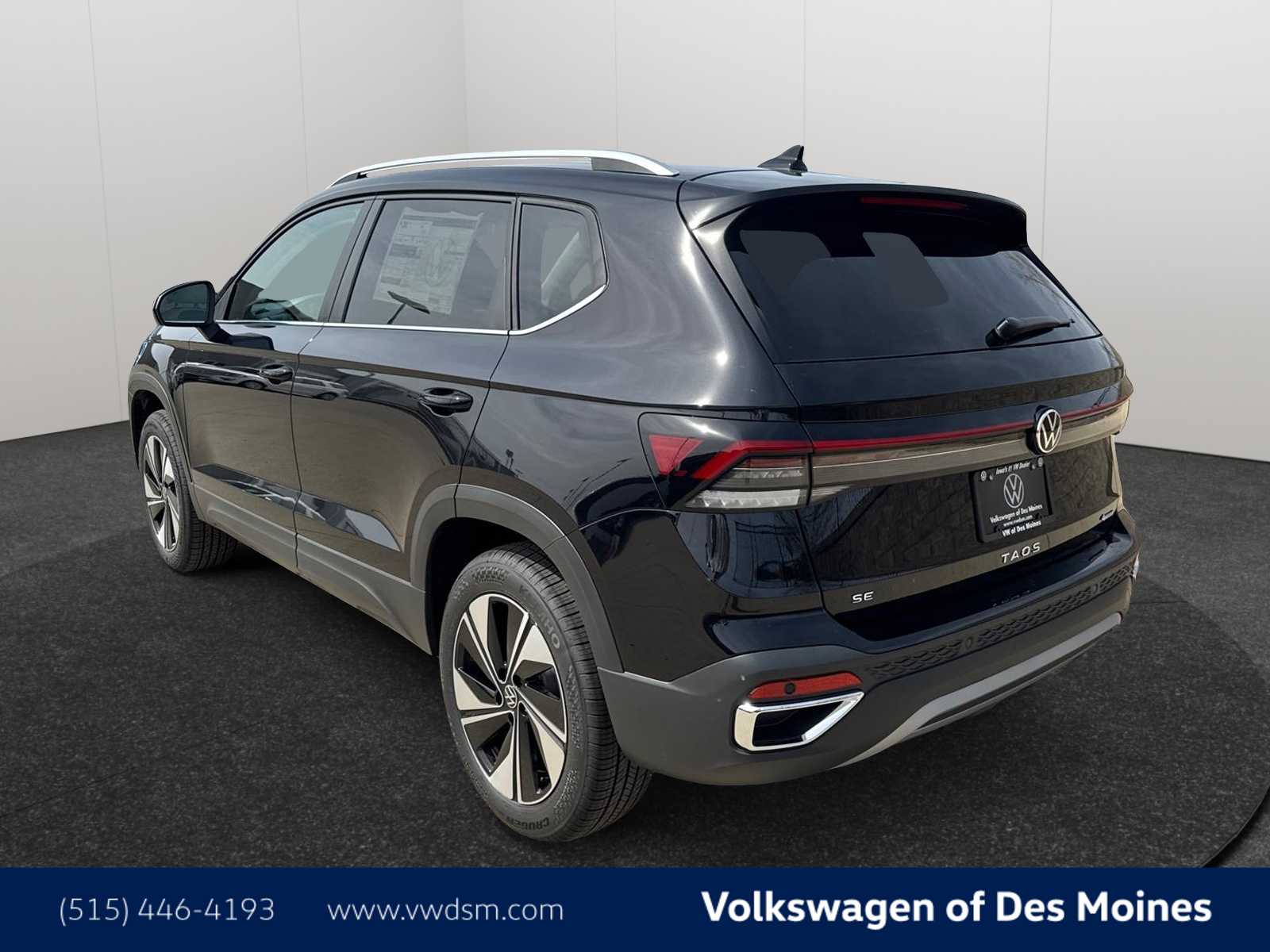 2025 Volkswagen Taos SE photo 2