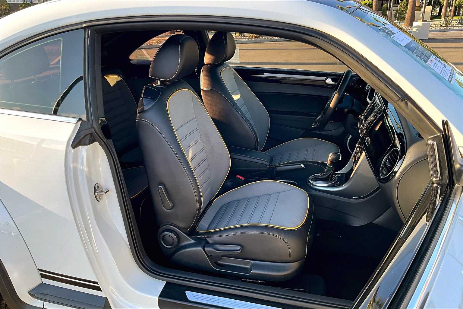 2018 Volkswagen Beetle Dune photo 8