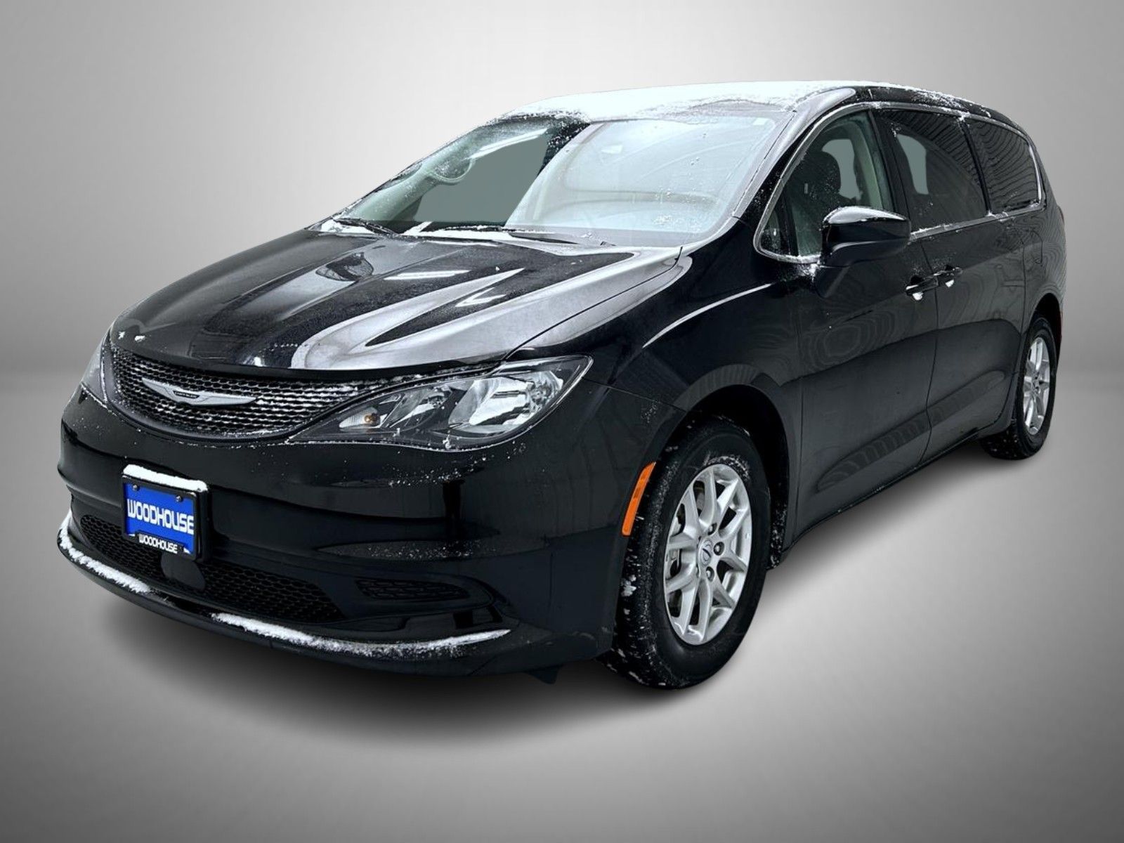 Pre-Owned 2024 Chrysler Voyager LX's photo