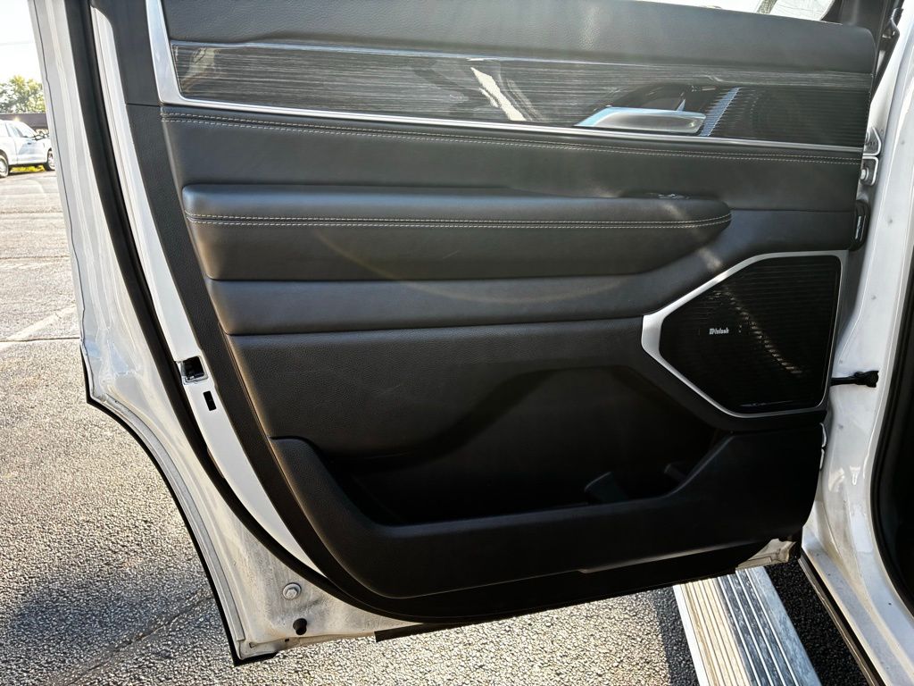 2022 Jeep Wagoneer Series III photo 15