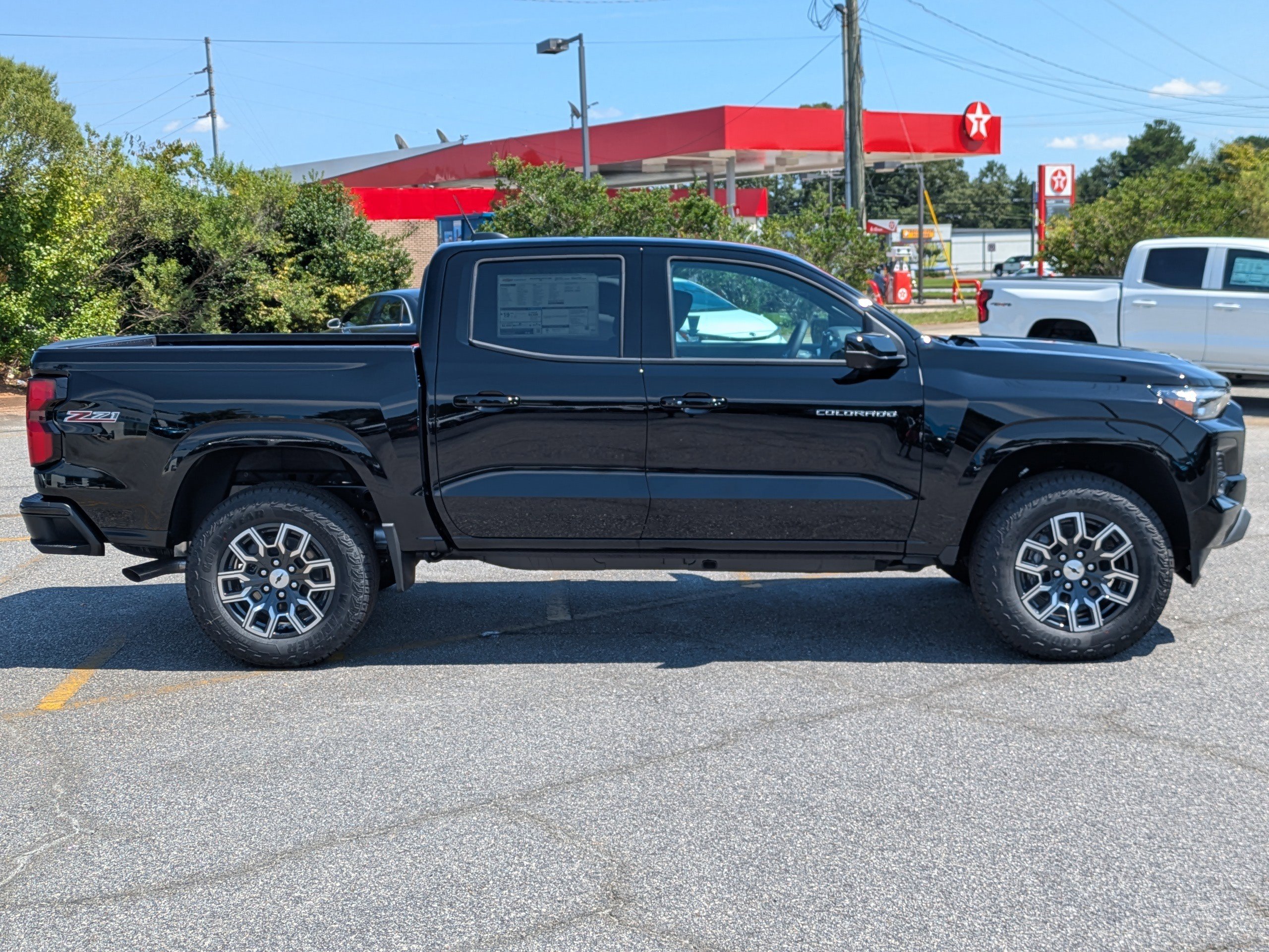 2026 Chevrolet Colorado Z71 photo 2