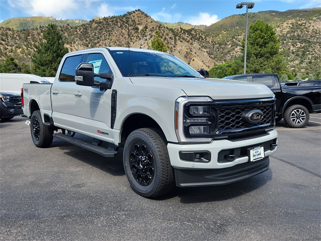 2026 Ford F-350 Super Duty Lariat's photo