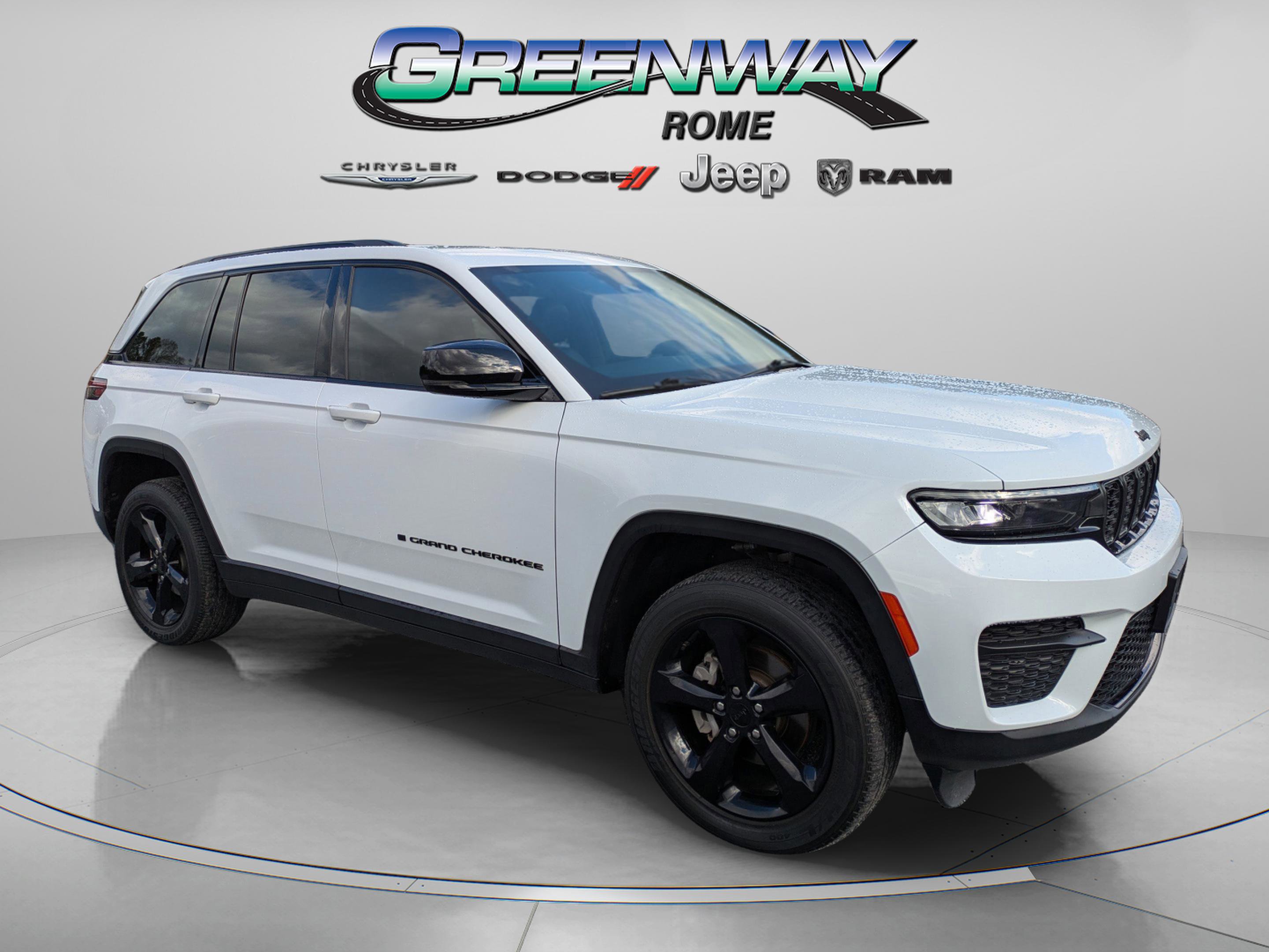 2023 Jeep Grand Cherokee Altitude's photo