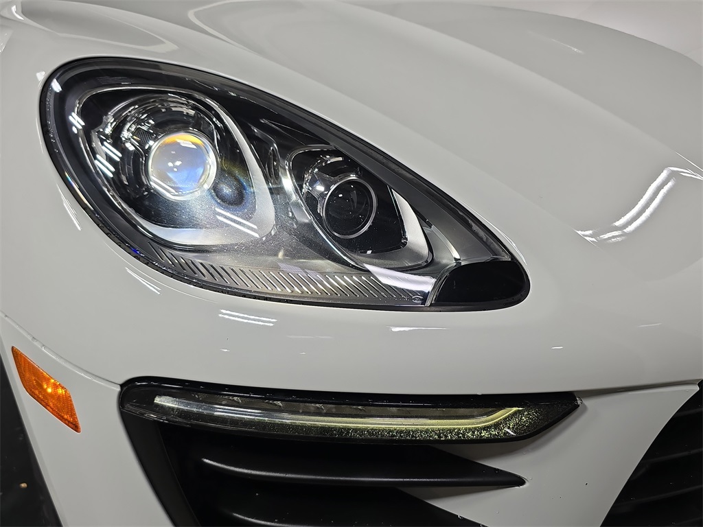 2015 Porsche Macan S photo 12