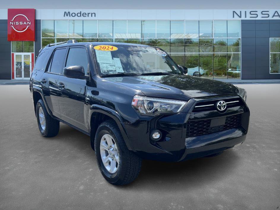 2024 Toyota 4Runner SR5 photo 3