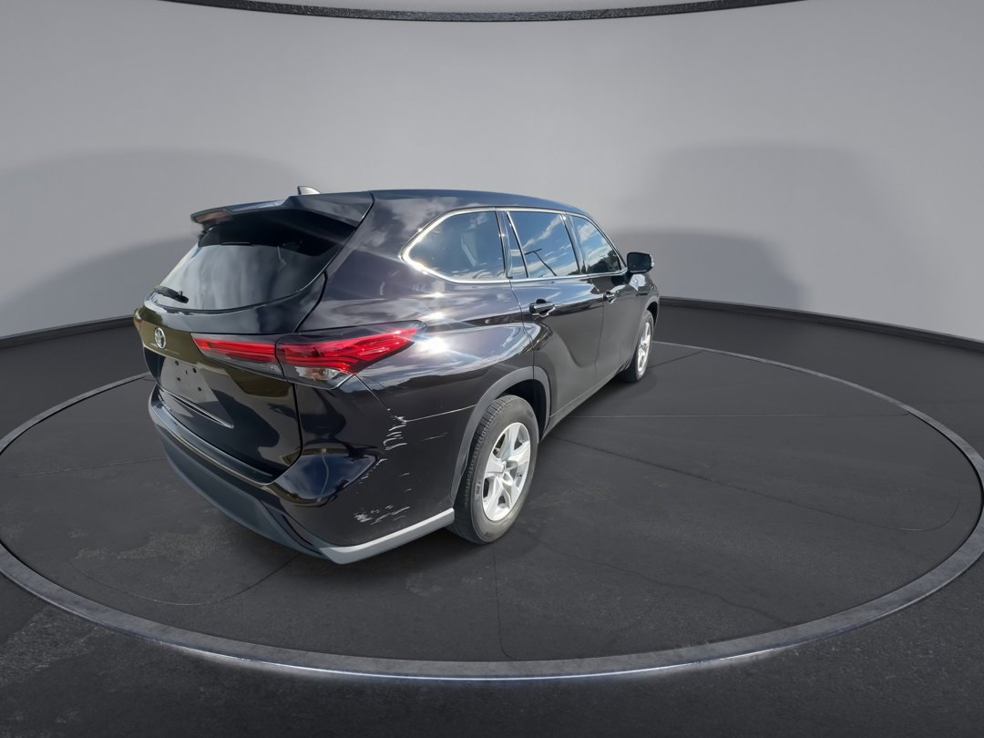 2022 Toyota Highlander L photo 8