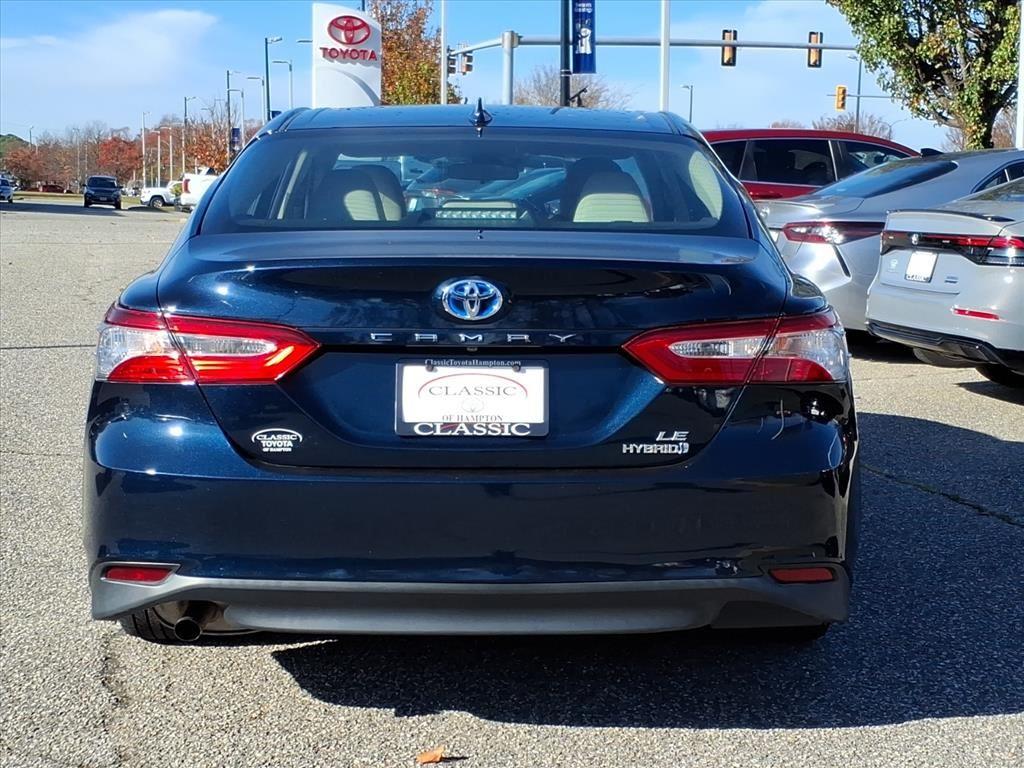 2020 Toyota Camry Hybrid LE photo 4