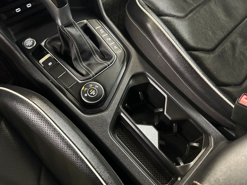 2022 Volkswagen Tiguan SEL Premium R-Line photo 14