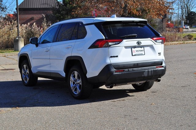 2023 Toyota RAV4 XLE photo 4