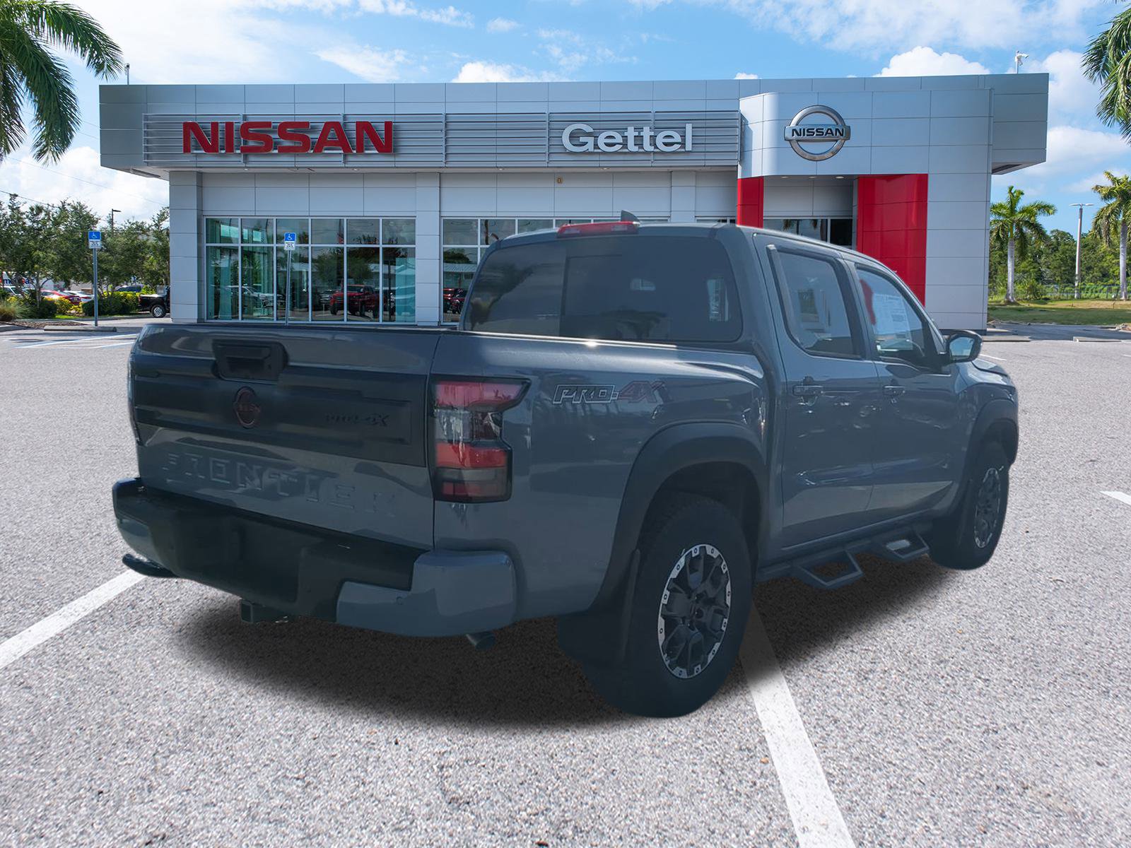 2025 Nissan Frontier PRO-4X photo 4