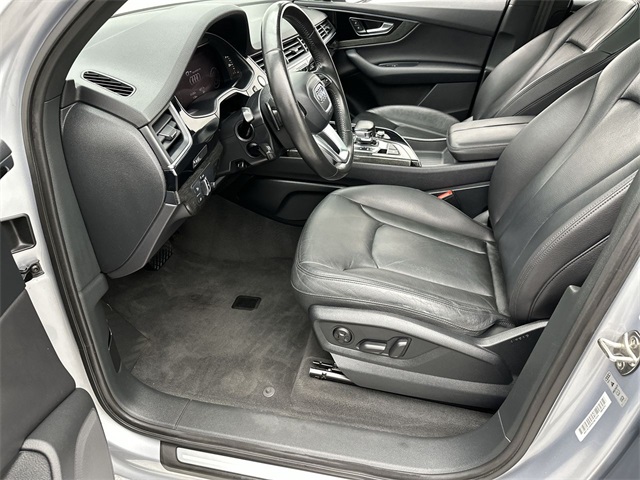 2017 Audi Q7 3.0T Premium Plus photo 2