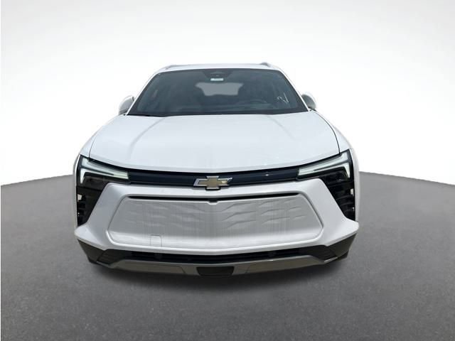 2025 Chevrolet Blazer EV photo 3