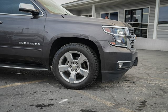 2017 Chevrolet Suburban Premier photo 3