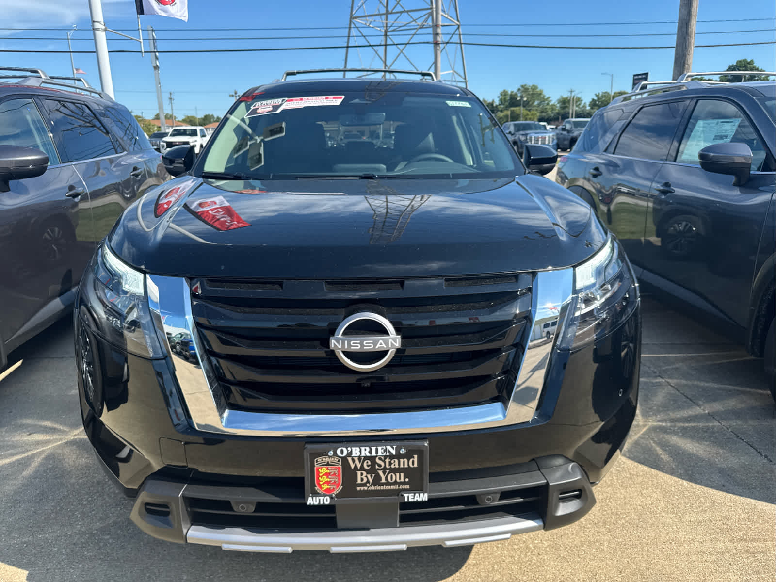 2025 Nissan Pathfinder SL photo 4