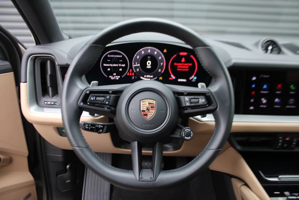 2025 Porsche Cayenne Coupe Base photo 23