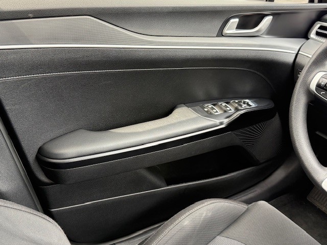 2023 Kia K5 LXS photo 28
