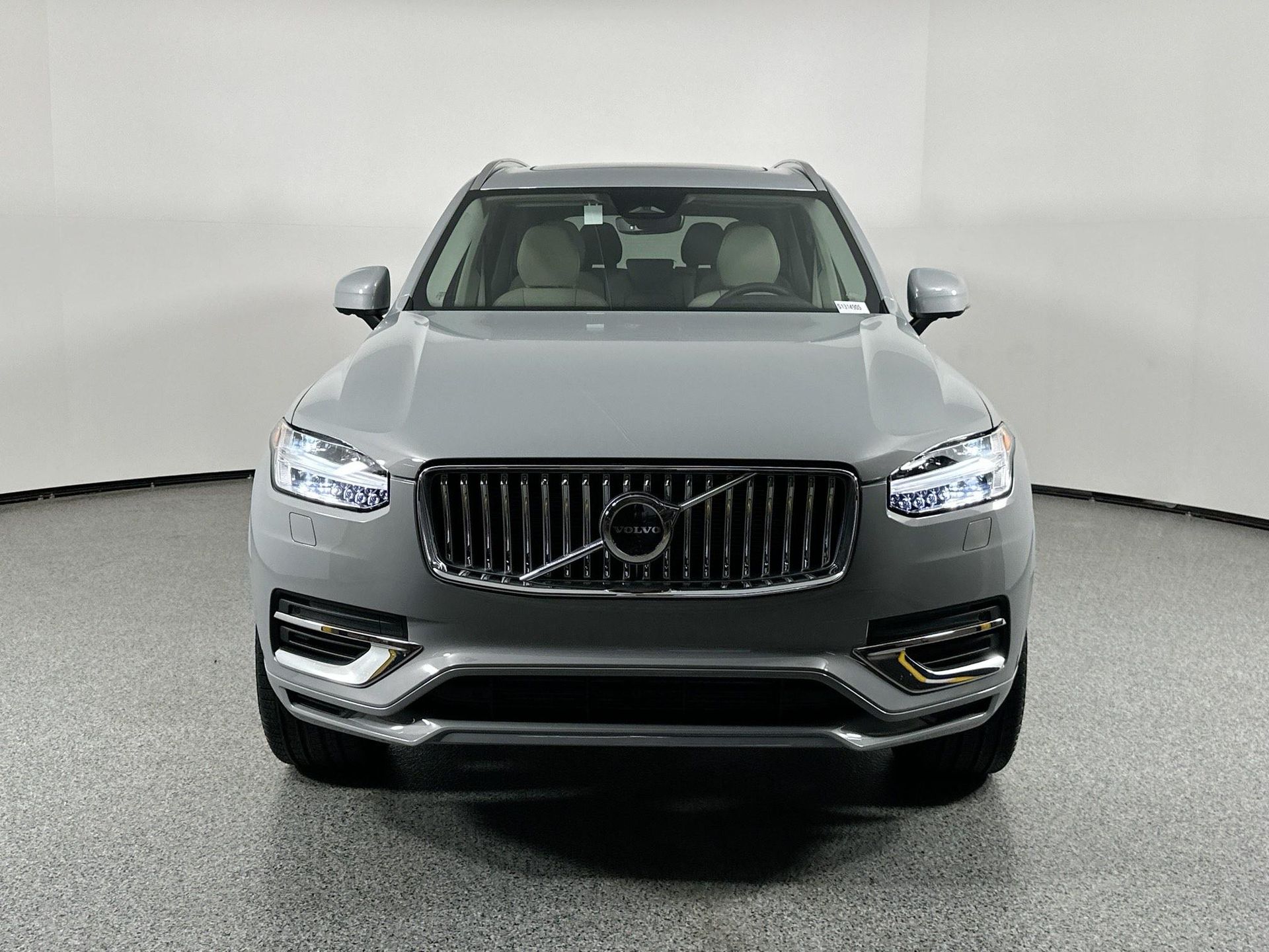 2025 Volvo XC90 T8 AWD Plus photo 2