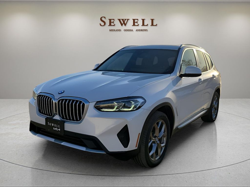 2023 BMW X3 30i's photo