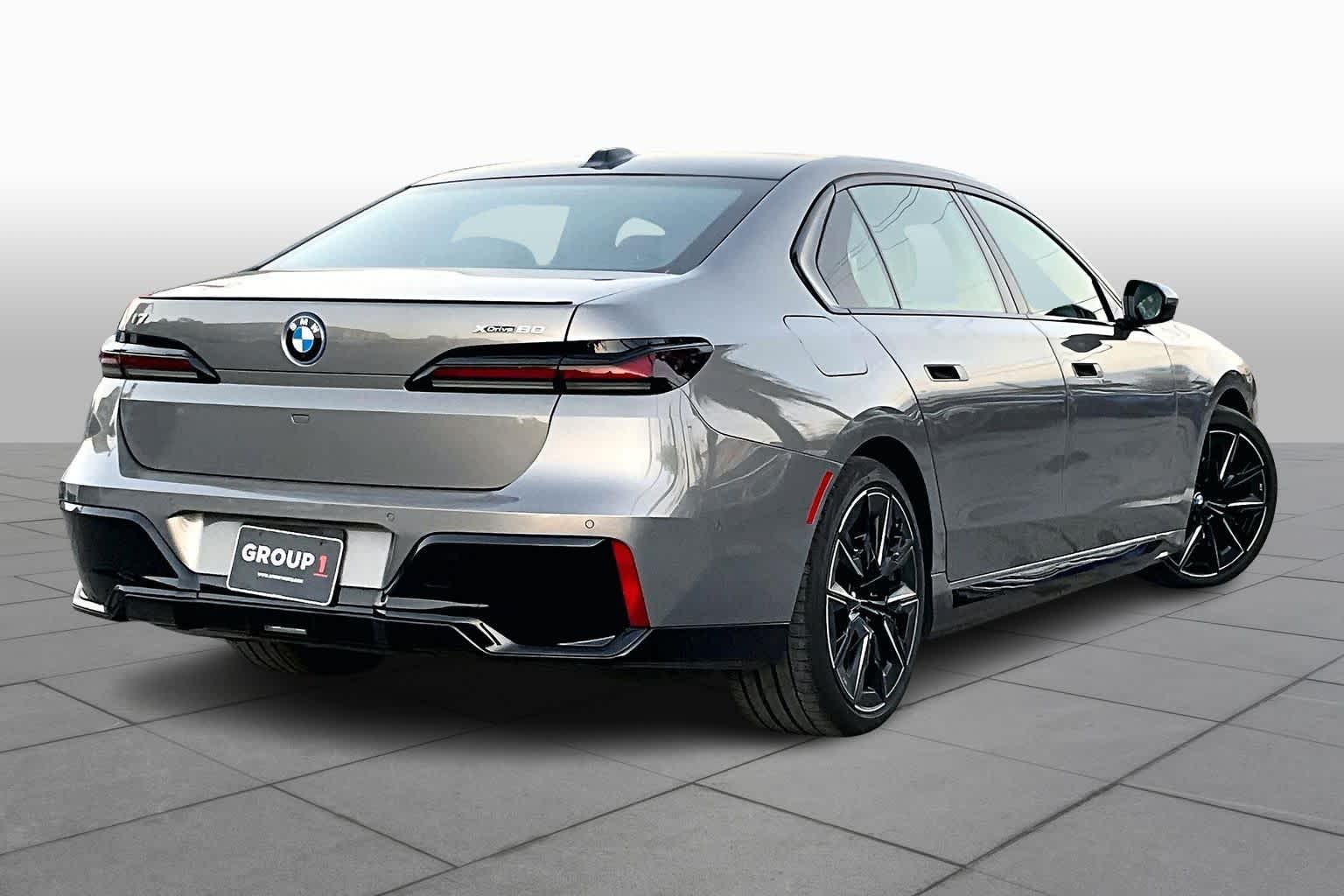2025 BMW i7 60 - Photo 12