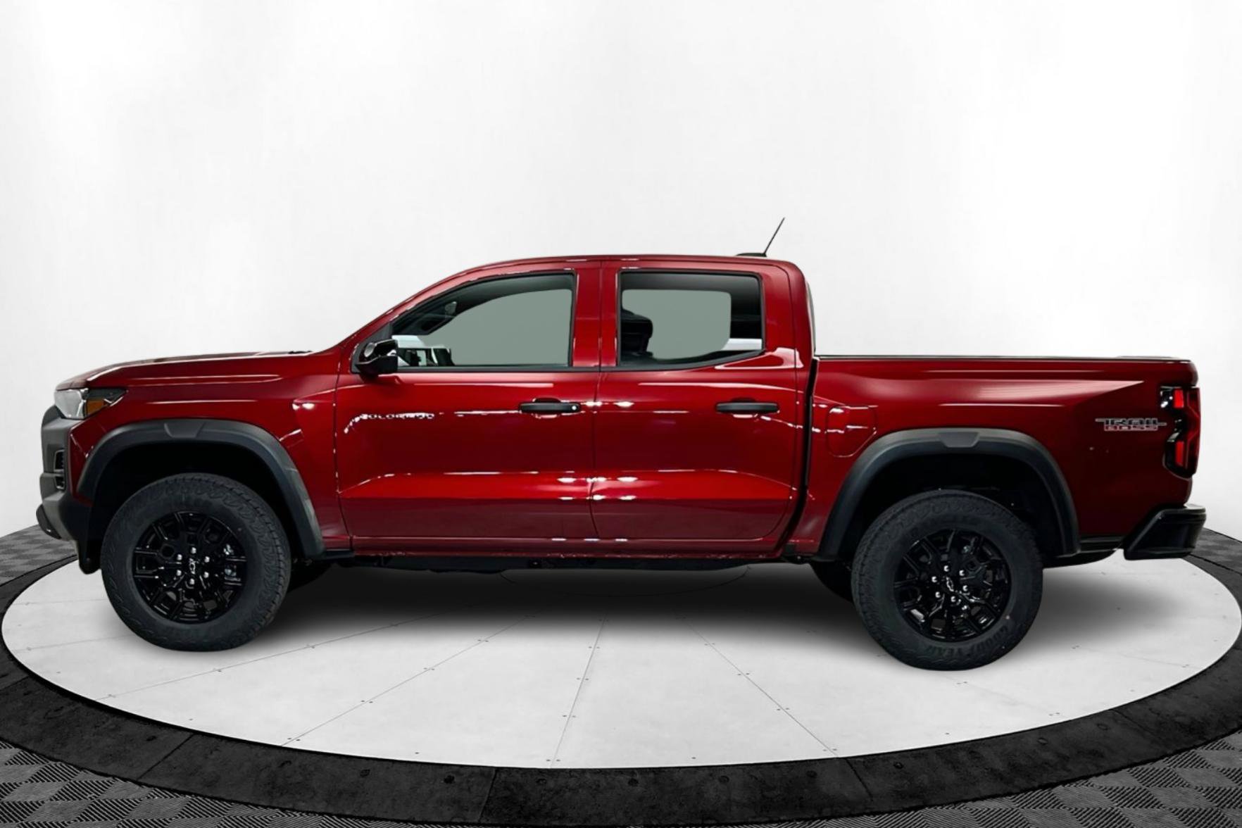 2026 Chevrolet Colorado Trail Boss photo 2