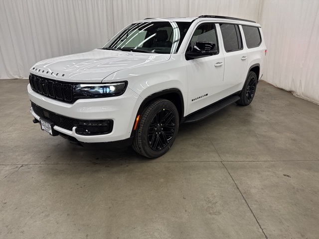 2025 Jeep Wagoneer L Series II photo 3