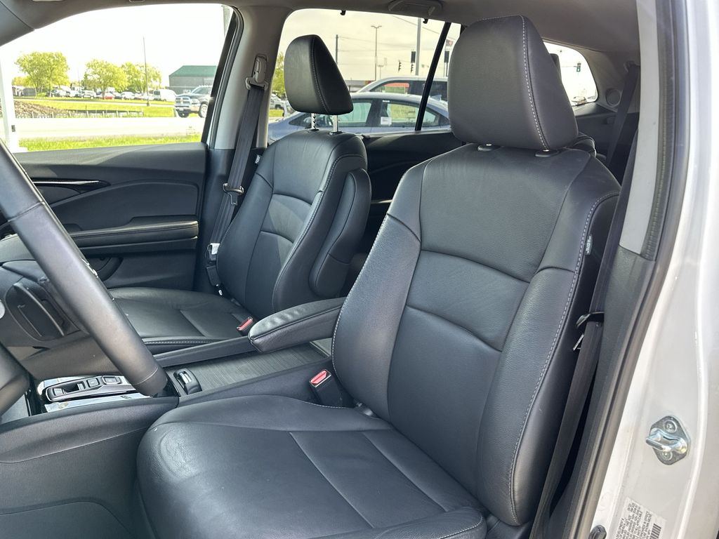 2022 Honda Pilot Touring photo 11