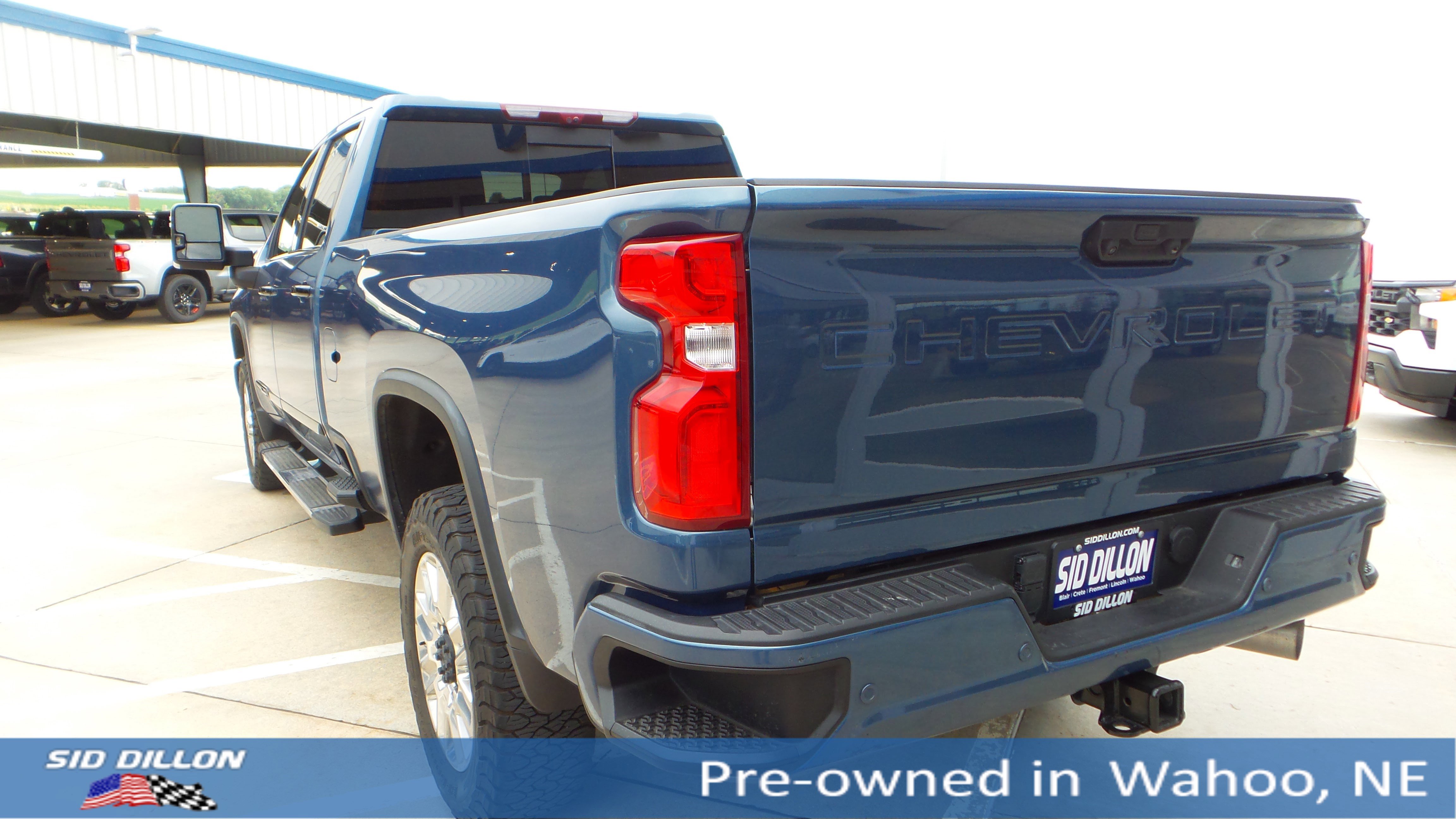 Used 2024 Lakeshore Blue Metallic Chevrolet High Country image 3
