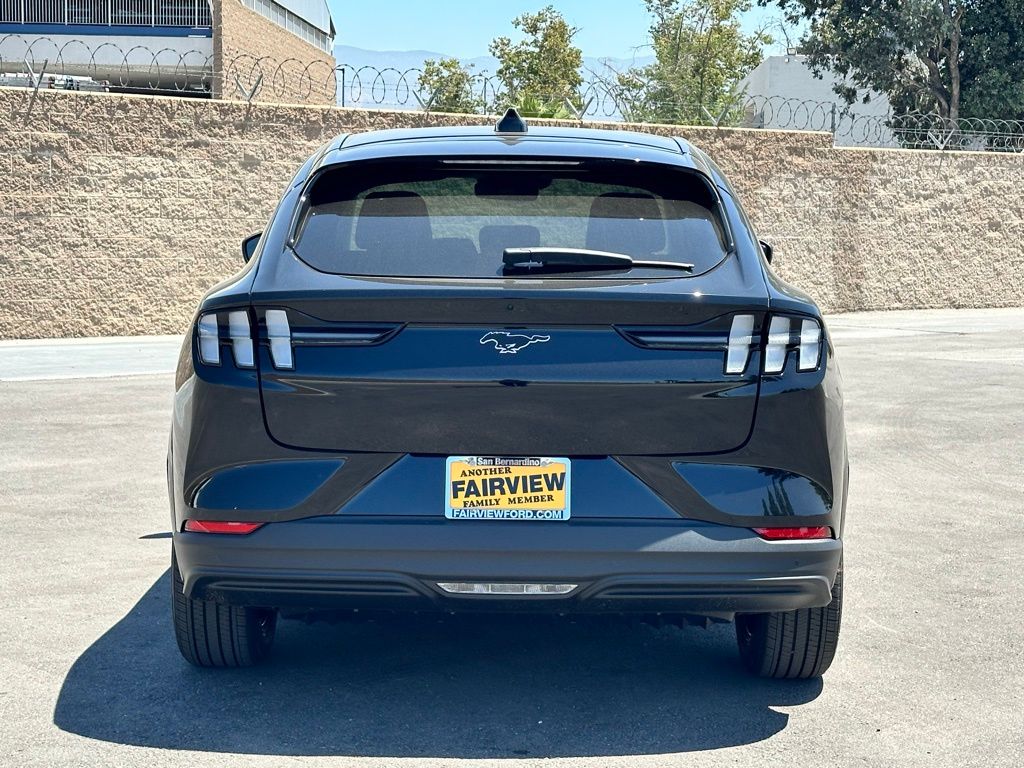 2025 Ford Mustang Mach-E Premium photo 4