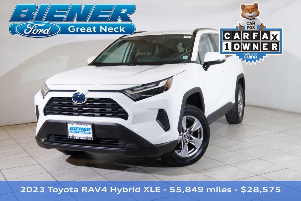 2023 Toyota RAV4 XLE's photo
