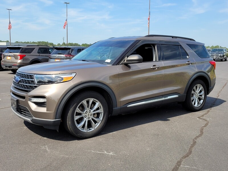 2021 Ford Explorer XLT photo 2