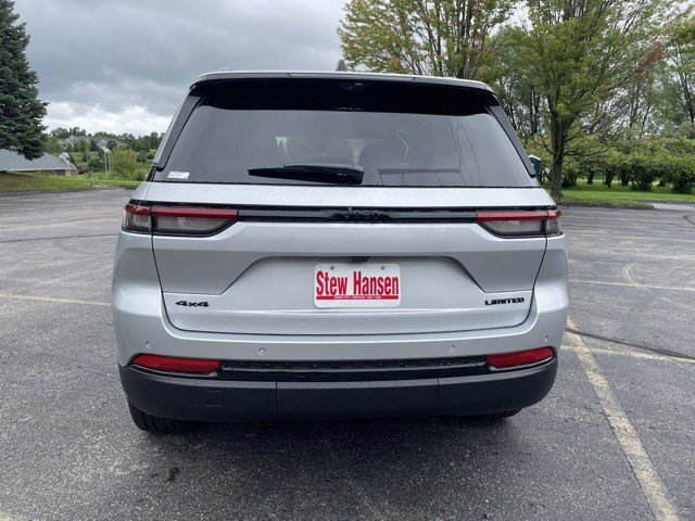 2025 Jeep Grand Cherokee Limited photo 4