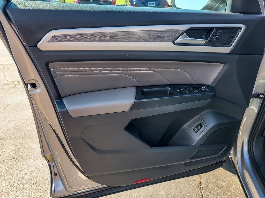 2021 Volkswagen Atlas Cross Sport V6 SE Technology photo 18
