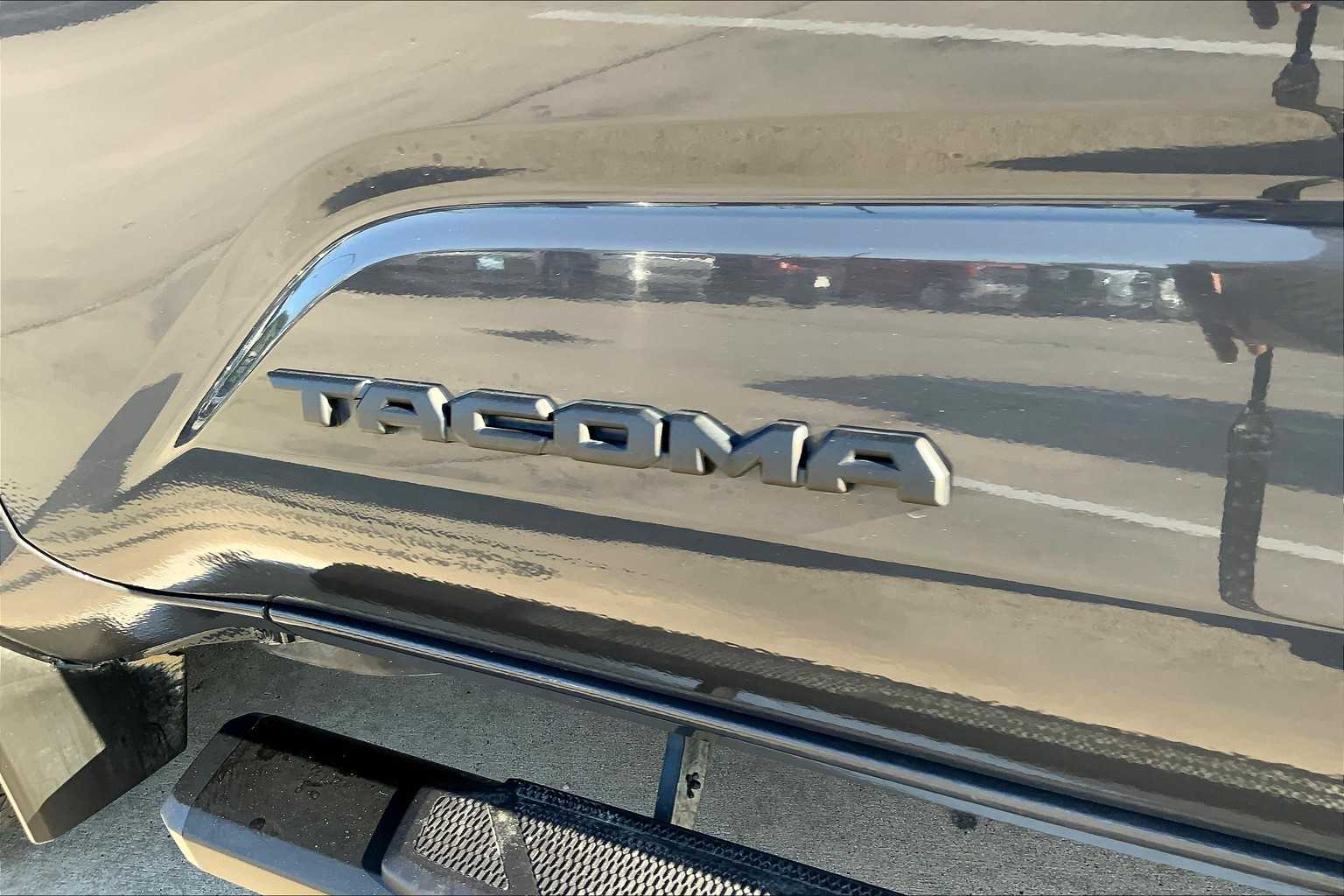2024 Toyota Tacoma SR5 photo 9