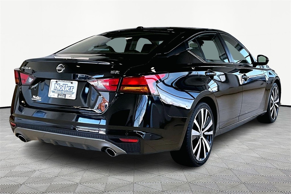 Used 2022 Nissan Altima SR with VIN 1N4BL4CV5NN406466 for sale in Kansas City