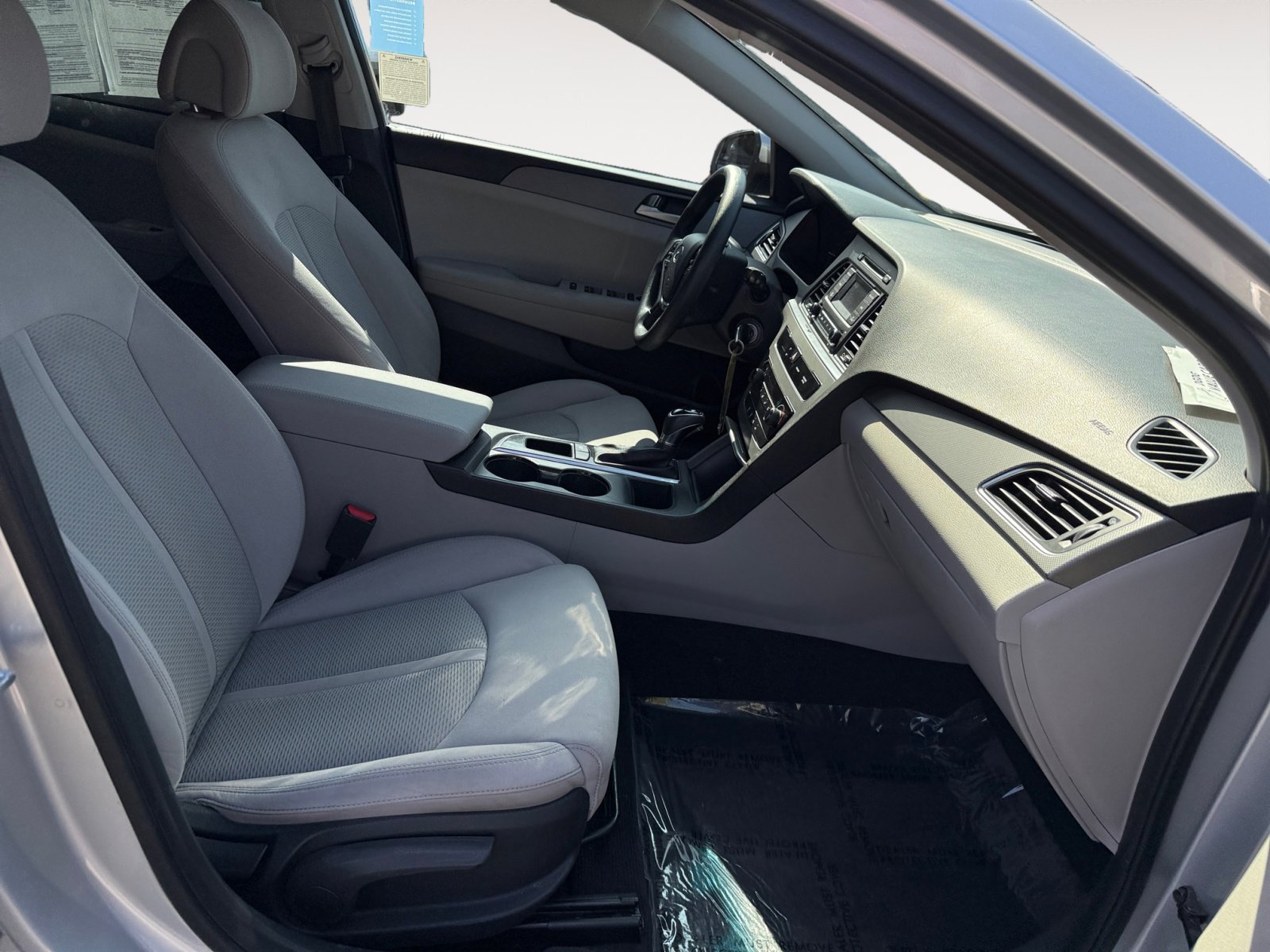 2017 Hyundai Sonata Base photo 19