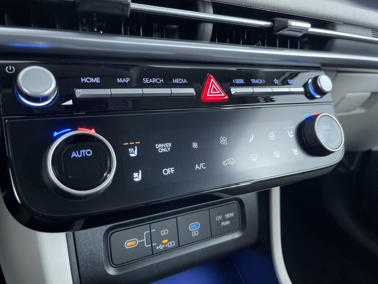 2025 Hyundai Tucson Limited photo 18